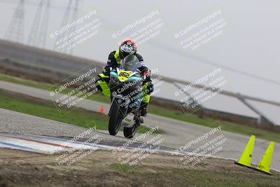 media/Nov-29-2025-TrackDaz (Sat) [[10ae2d9bce]]/B Group/Session 4 (Wheelie Bump)/